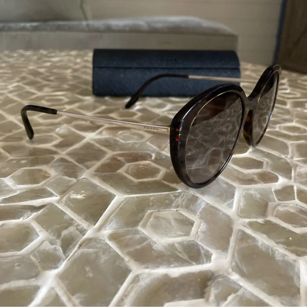 Prada SPR18XS sunnies in 2AU4P0 ‘Havana’